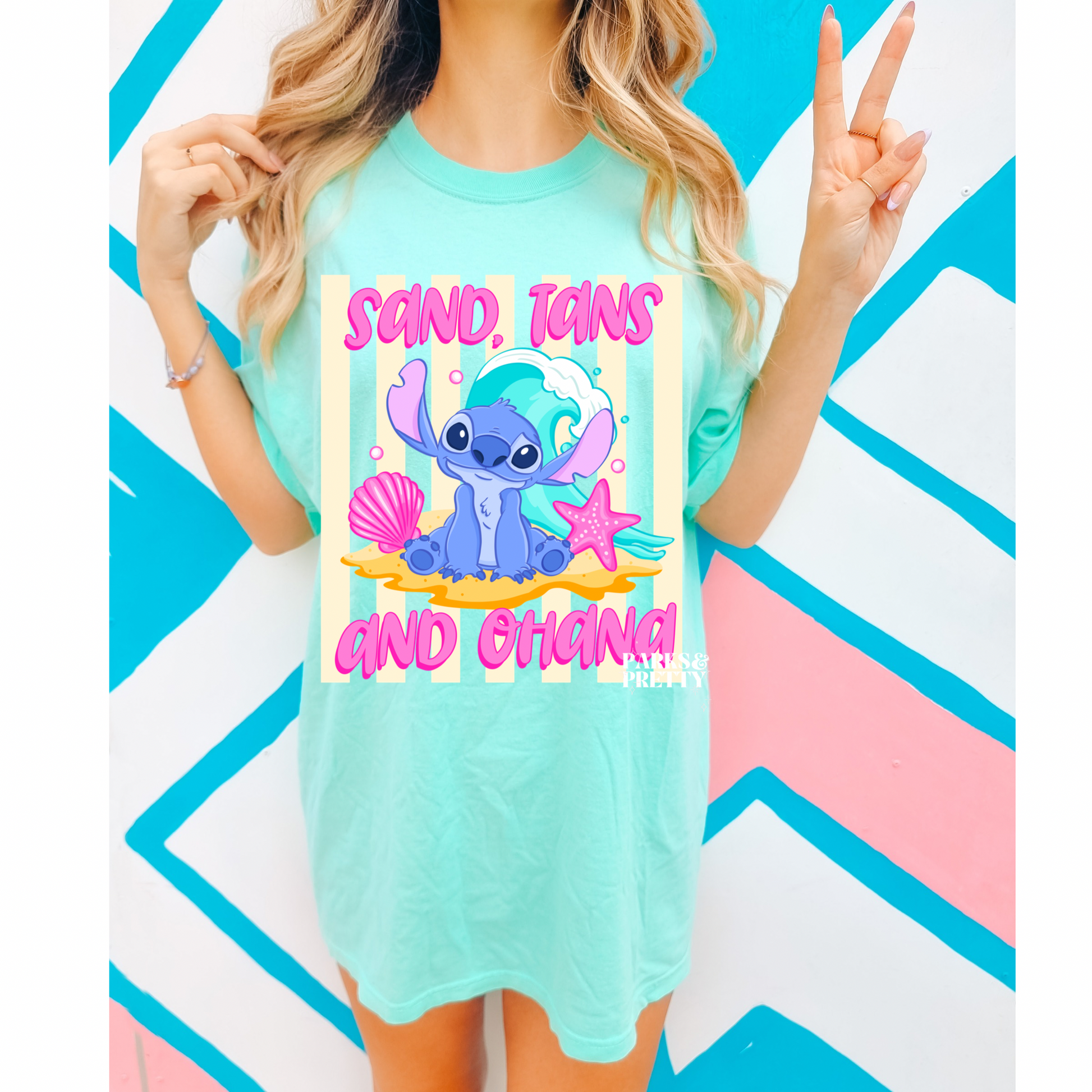 Beach alien Tee