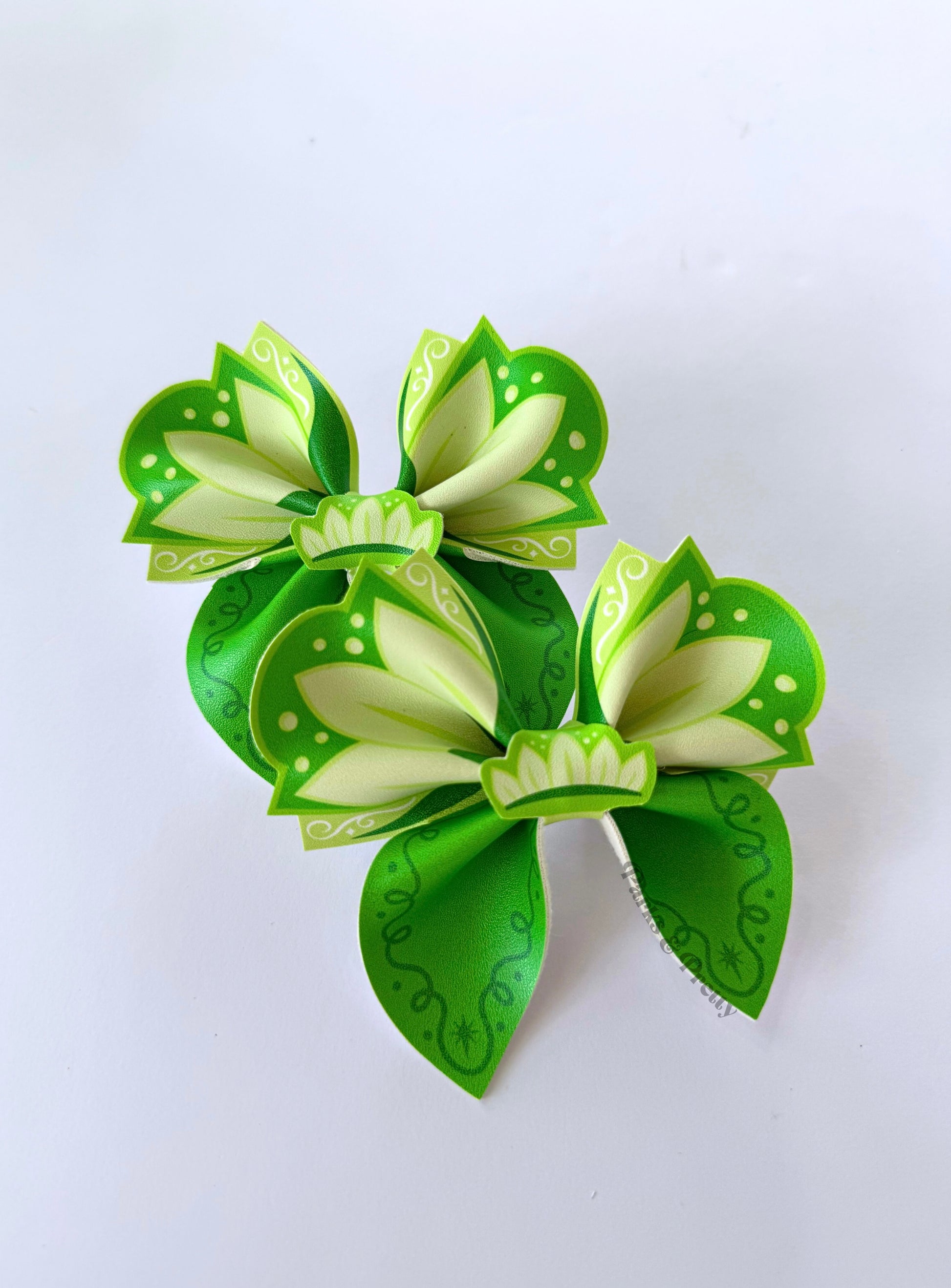 Frog princess bow